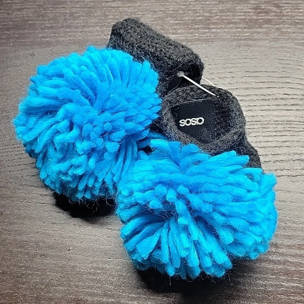 🔵asos🔵 Oversized Blue Pom Pom Cuffs [BNIB]💙 - Picture 2 of 7